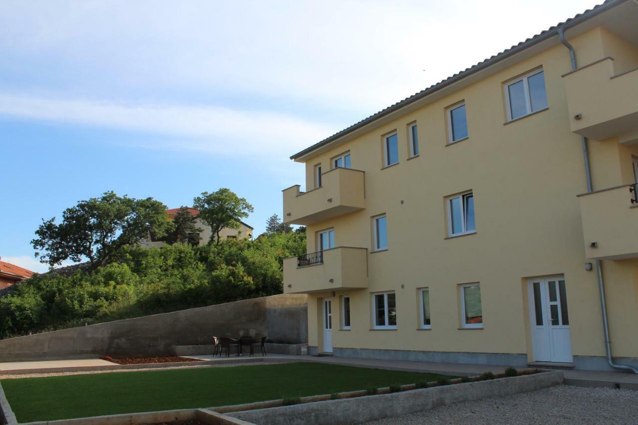 Apartmani Marin Vrbnik Exterior photo